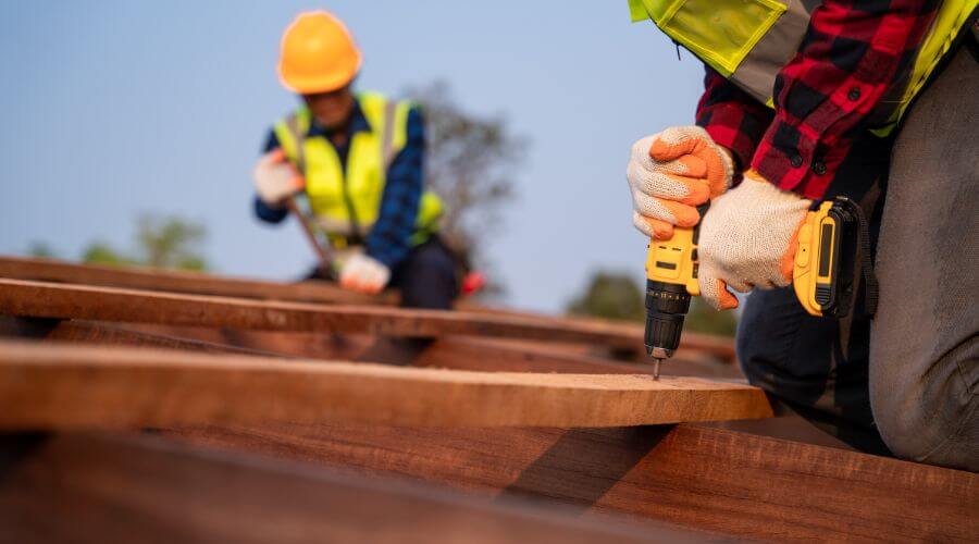 Professional gutter cleaning in Laytonville, CA
